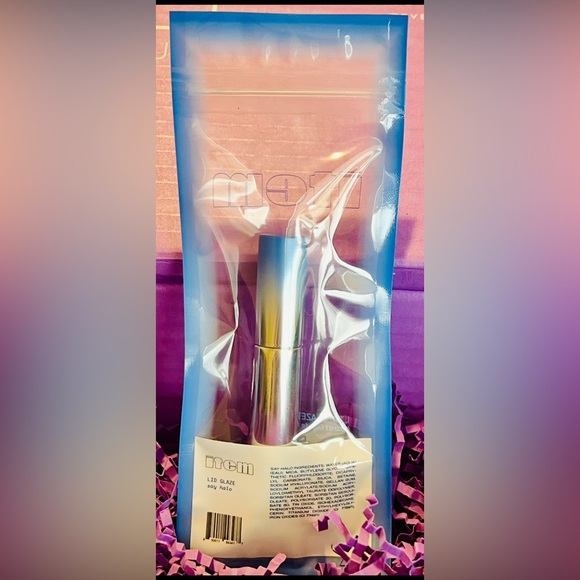 Item Beauty Hydrating Jelly Eyeshadow, Lid Glaze in Say Halo - Picture 6 of 6